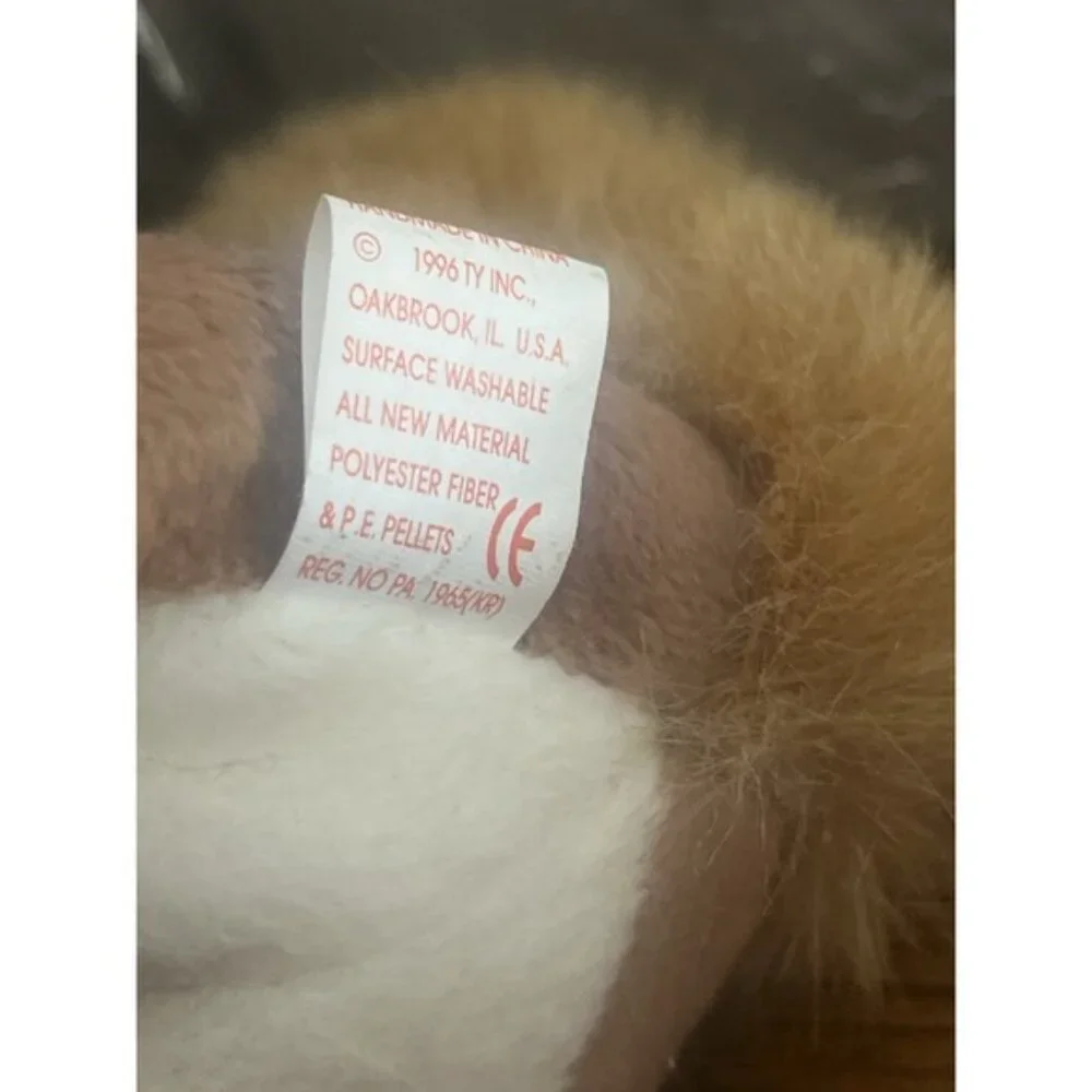 Nuts Squirrel Vintage 1996 Original TY Beanie Babies - New With Hang Tag